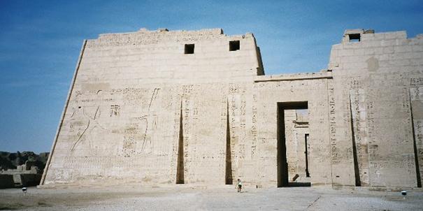 De tempel van Ramses III te Medinet Haboe